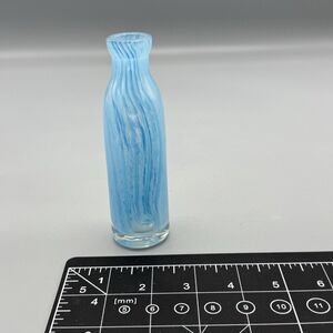 Vtg Handblown Art Glass Bud Vase Light Blue Stretched Line Finish 5" T